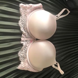 Sexy pushup! worn few hrs, too small, washed. Smoke free pets in home.